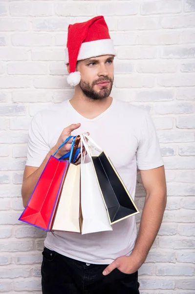 God Jul Ung Man Tomte Hatt Med Jul Shopping Väska — Stockfoto