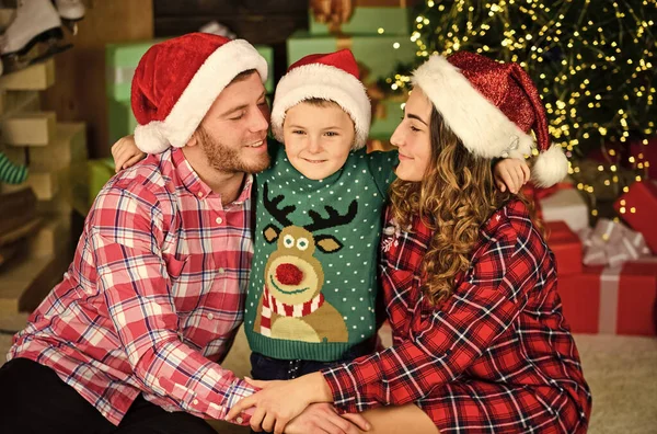 Fijne Feestdagen Tijd Doorbrengen Met Familie Ouders Kind Kerstavond Kersttraditie — Stockfoto