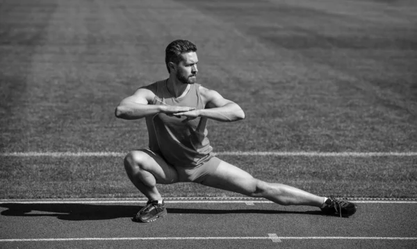 Atletische Loper Doet Stretching Oefening Voor Bereiden Ochtend Workout Warming — Stockfoto