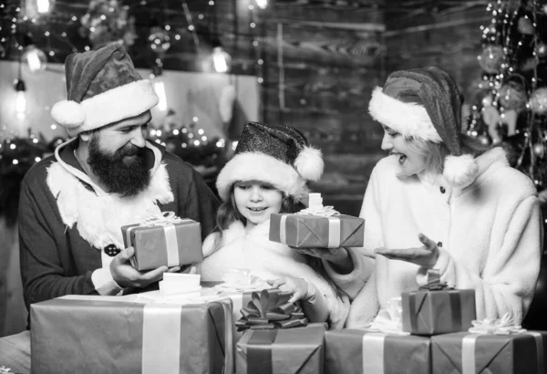 Happy Family Celebrate New Year Xmas Gift Boxes Open Present — Stock Photo, Image