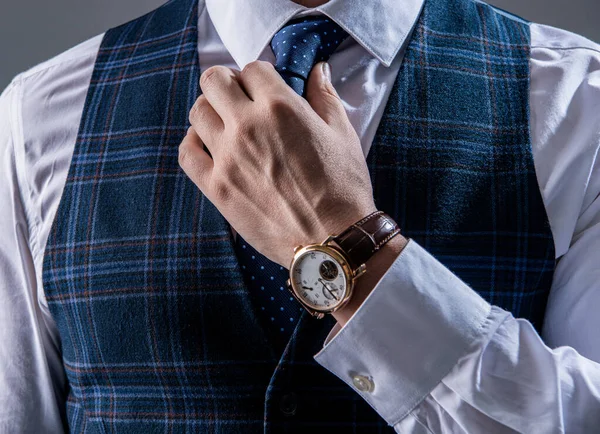 Närbild Mannen Armbandsur Fotografering Mannen Armbandsur Man Armbandsur Och Kostym — Stockfoto