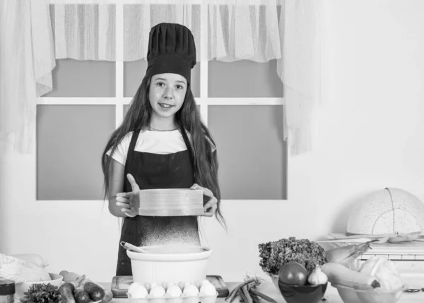 Comida Com Paixão Ajudante Cozinha Culinária Culinária Infância Feliz Criança — Fotografia de Stock