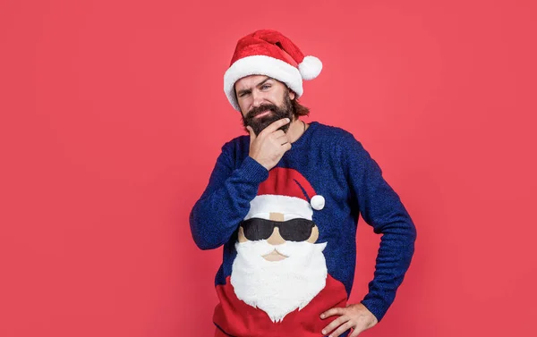 Feestganger Vrolijk Kerstfeest Vrolijke Man Met Baard Kerstman Hoed Trui — Stockfoto