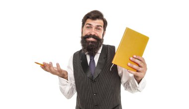 Bilgisi dahilinde kuşkuları var. Sakallı adam kitap ve kalem tutuyor. Sınav hazırlığı. Okuma ve yazma. Okul malzemelerine dönelim. Ev ödevi. Bilgi toplama günü. Resmi eğitim.