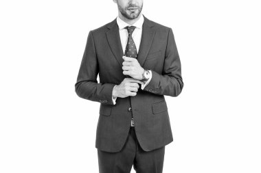 Beyaz, moda aksesuarlarına izole edilmiş, iş adamı gibi giyinmiş, kendinden emin, başarılı bir iş adamı..