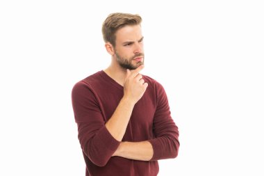 Stüdyodaki yakışıklı beyaz adam. Arka planda beyaz adam var. Sakallı beyaz bir adamın fotoğrafı. Beyaz tenli adam izole edilmiş..