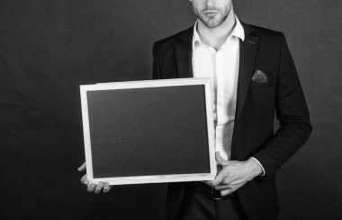 Dünya için işletme okulu. Ekin manzaralı karatahta. Profesyonel eğitim. İşletme. Eğitim kursları. Kayıt oluyoruz, kopyalama alanı.