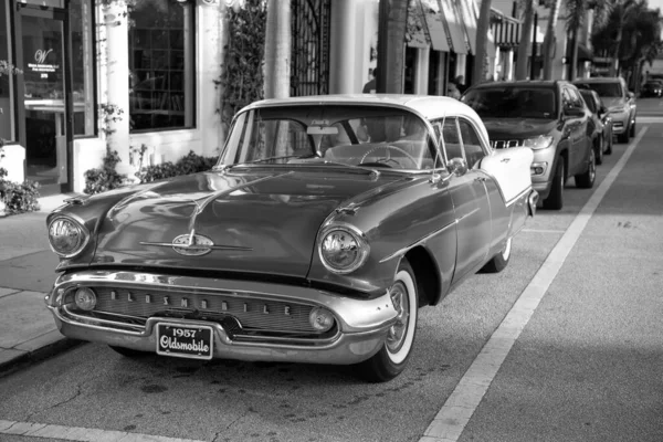 Palm Beach Florida Usa March 2021 Oldsmobile 1957 Car Road — Stock Photo, Image