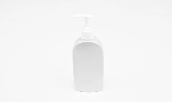 Kozmetik Ürünleri Sunuyorum Markasız Şampuan Reklamı Saç Kremi Vücut Losyonu — Stok fotoğraf