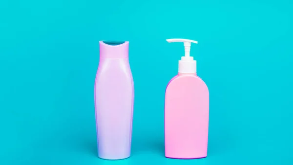 Kozmetik Sıvıları Depolama Ihtiyaçlarınızı Karşılamak Şampuan Saç Kremi Şişeleri Tuvalet — Stok fotoğraf