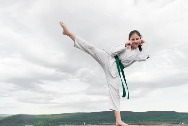Teen Girl Practicing Karate Teen Child Fighter Sky Background Teen — Stock Photo, Image
