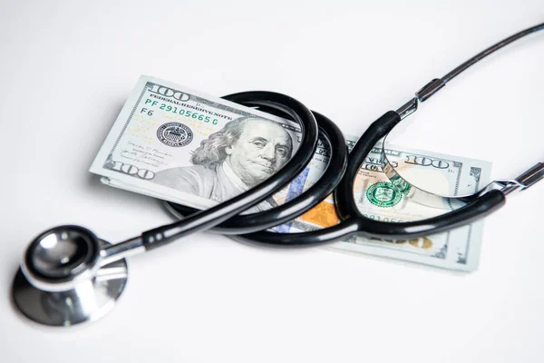 Ιατρική Χρηματοδότηση Μετρητά Χρήματα Για Χρηματοδότηση Φαρμάκων Που Απομονώνονται Λευκό — Φωτογραφία Αρχείου