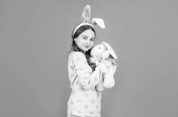 Gelukkig Pasen Kind Meisje Konijn Konijn Oren Pyjama Spelen Met — Stockfoto