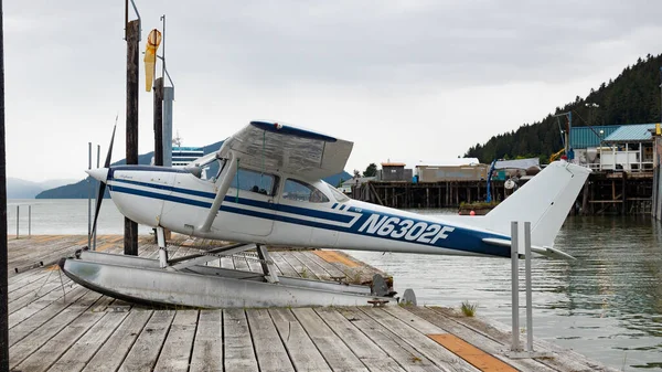 Wrangell Alaska Usa May 2019 Αεροπλάνο Cessna 172 Στην Προβλήτα — Φωτογραφία Αρχείου