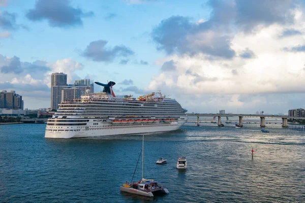 Miami Florida Usa December 2015 Carnival Cruise Lines Big Ship — Stock Photo, Image