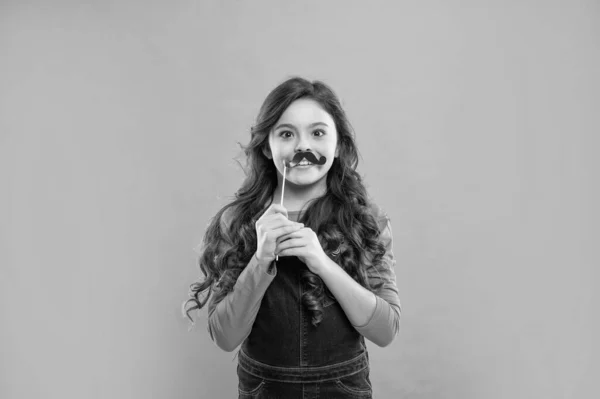 Amazed Kid Curly Hair Hold Party Accessory Moustache Party — Foto de Stock