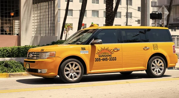 Μαϊάμι Μπιτς Φλόριντα Ηπα Απριλίου 2021 Ford Sunshine Taxi Car — Φωτογραφία Αρχείου