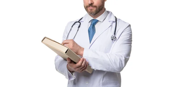一般開業医は 臨床ノートを作る 白に隔離された専門家 実務家の男の作物ビュー 医療従事者 — ストック写真