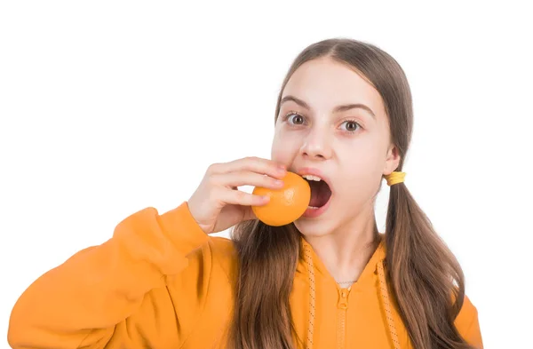 Vidám Tini Lány Citrusfélékkel Citrom Tele Vitaminokkal Elszigetelt Fehér Méregtelenítés — Stock Fotó