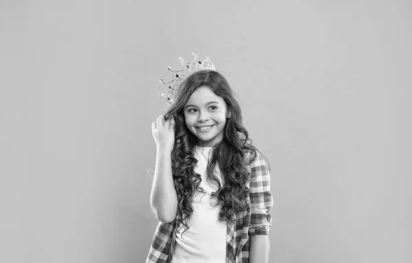 Glad Child Curly Hair Queen Crown Blue Background Beauty — Stock Photo, Image