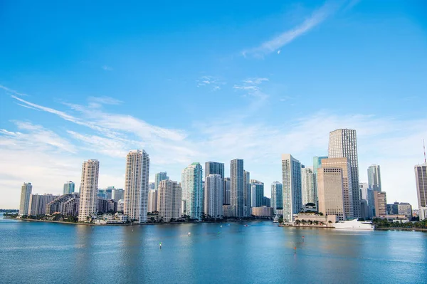 マイアミ超高層ビルの地平線 都市のマイアミ超高層ビルの写真です マイアミ超高層ビルのスカイライン フロリダのマイアミ超高層ビルのスカイライン — ストック写真