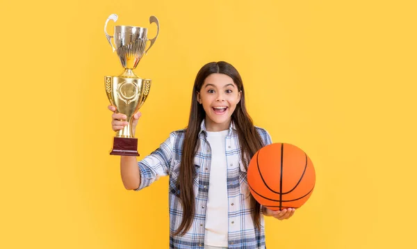 Amazed Teen Champion Girl Background Photo Teen Champion Girl Basketball — Stock Photo, Image