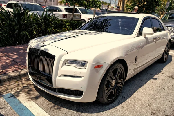 Miami Beach Florida Usa April 2021 White Rolls Royce Ghost — Stock fotografie