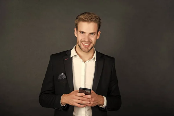 Happy Businessman Checking Email Smartphone Agile Business — Stockfoto