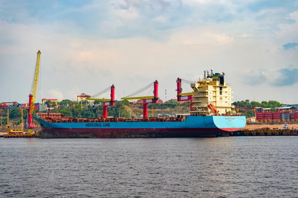 Манаус Бразилія Грудня 2015 Maersk Bartolomeu Dias Cargo Barge Port — стокове фото