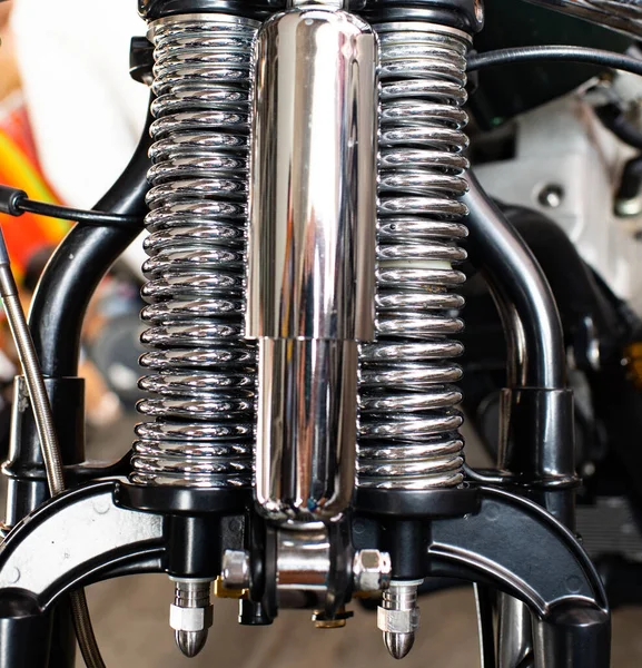 Szczegółowy Chromowany Amortyzator Hydrauliczny Lub Tylne Zawieszenie Motocykla Amortyzator Części — Zdjęcie stockowe