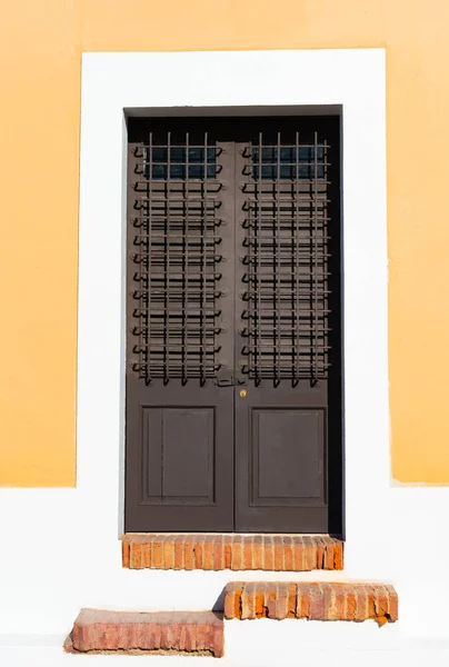 Porta Entrada Com Persianas Casa Porta Entrada Livre Foto Entrada — Fotografia de Stock