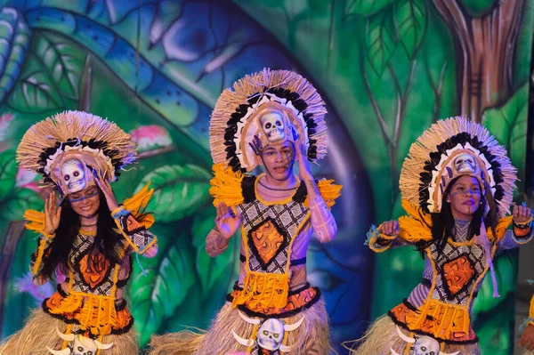 Parintins Brasil Dezembro 2015 Pessoas Carnaval Brasileiro Samba Dançando — Fotografia de Stock