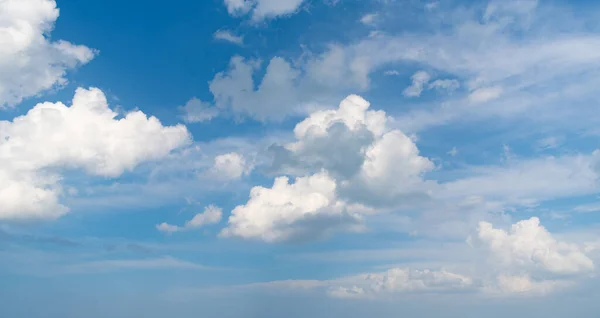 Nuvoloso Paesaggio Nuvole Cielo Sfondo Coperto Foto Del Paesaggio Nuvoloso — Foto Stock