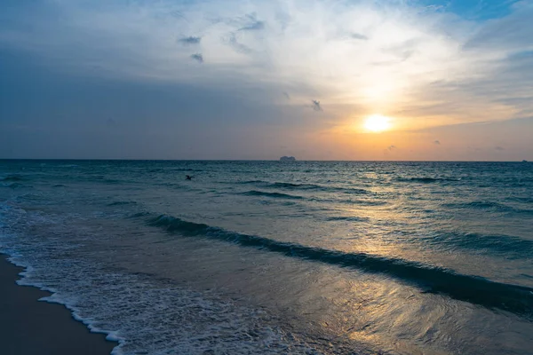 Мирный Морской Горизонт Восходе Солнца Летний Горизонт Восходе Солнца Морской — стоковое фото