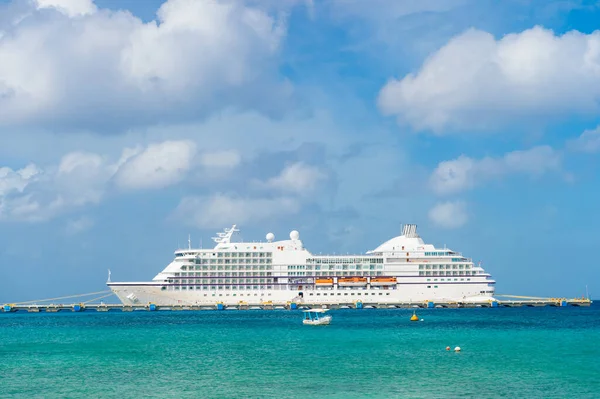 Cruiseschip Vakantie Reizen Foto Van Cruiseschip Vakantie Zee Cruiseschip Vakantie — Stockfoto