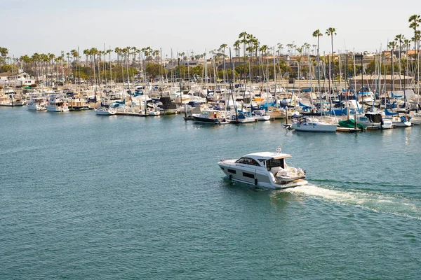 カリフォルニア州ロングビーチ2021年4月10日 夏休みの港またはヨットハーバー — ストック写真