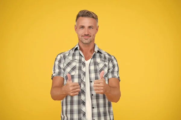 Happy Mature Man Grizzle Hair Yellow Background Thumb — Photo