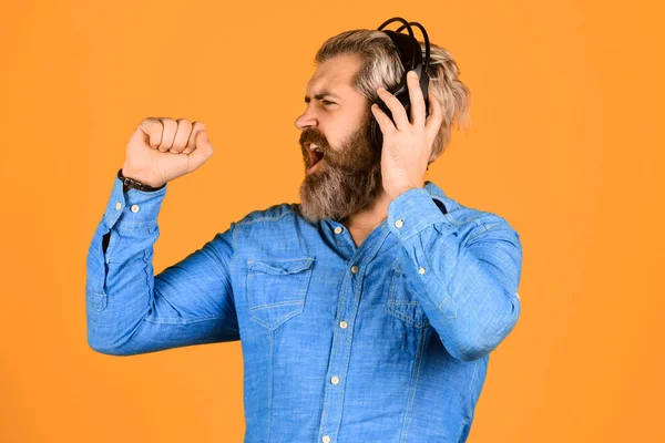 Framtida Sångare Bra Humörspellista Man Med Headset Skäggig Man Hipster — Stockfoto
