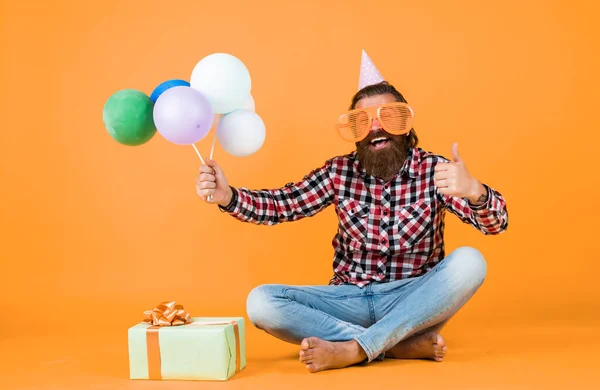 Feiertagsfeier Bärtige Reife Männer Feiern Geburtstagsparty Ein Fröhlicher Mann Mit — Stockfoto