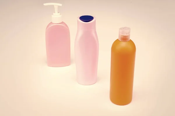 Lätt Att Använda Toalettburkar Påfyllningsbara Flaskor Isolerade Vitt Förpackning Skönhetsprodukter — Stockfoto