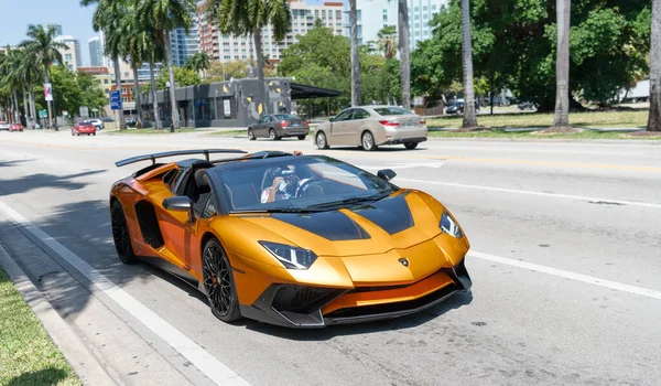 Майами Бич Флорида Сша Апреля 2021 Года Оранжевый Lamborghini Aventador — стоковое фото