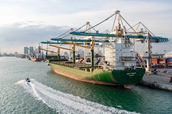 Miami Florida Usa March 2016 Cargo Ship Transportation Container Port — Stock Photo, Image