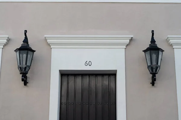 Türsteher Eingang Architektur Türsteher Mit Lampe Türsteher Des Hauses Türsteher — Stockfoto