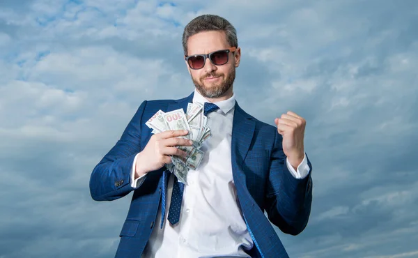 Foto Kekayaan Pria Sukses Dengan Uang Kekayaan Manusia Dengan Uang — Stok Foto