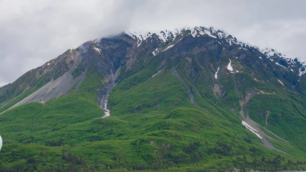 Varış Noktası Dağın Zirvesi Varış Yeri Karlı Dağ Gideceğimiz Yerin — Stok fotoğraf