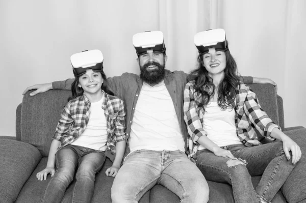 Vader Moeder Kind Draadloze Bril Virtual Reality Familie Gelukkige Ouders — Stockfoto
