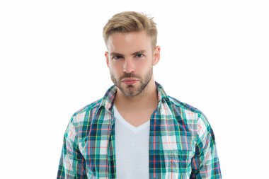Arka planda bin yıllık bir adamın portresi var. Stüdyoda milenyum adamı. Kareli gömlek giyen bin yıllık bir adamın fotoğrafı. Milenyum adamı beyazlar içinde izole edilmiş..