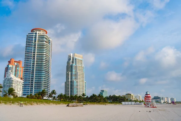 Wolkenkrabber Gebouw Architectuur Miami Met Badmeester Toren Foto Van Wolkenkrabber — Stockfoto