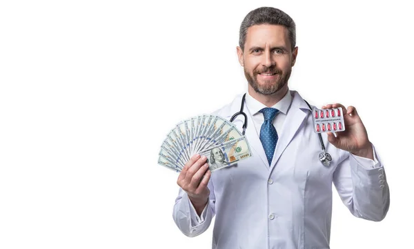 Γιατρός Δείχνουν Ιατρικά Έξοδα Στο Παρασκήνιο Φωτογραφία Του Γιατρού Δείχνουν — Φωτογραφία Αρχείου