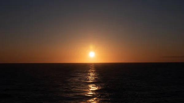 Wunderschöner Sonnenuntergang Meer Wunderschöner Sonnenuntergang Meerwasser Foto Von Sonnenuntergang Auf — Stockfoto